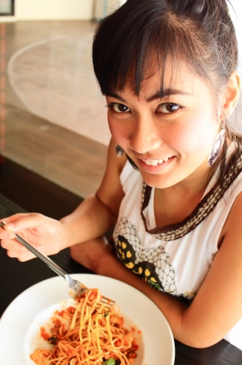 0045-eating_spaghetti.jpg