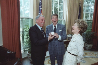 0195-sinatra_reagan.jpg