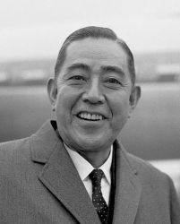 0479-eisaku_sato_1960.jpg