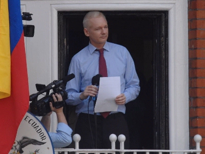 0060-assange_in_ecuadorian_embassy.jpg