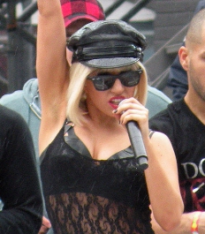 0083-lady_gaga_muchmusic_2009.jpg