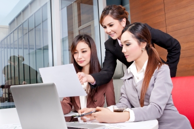 0085-group_of_business_people.jpg