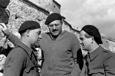 0314-ilya_ehrenburg_and_gustav_regler_with_hemingway_spain_1937.jpg