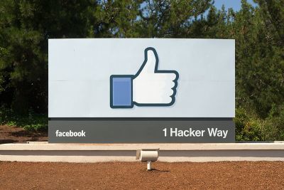 0322-facebook_headquarters_entrance_sign_menlo_park.jpg