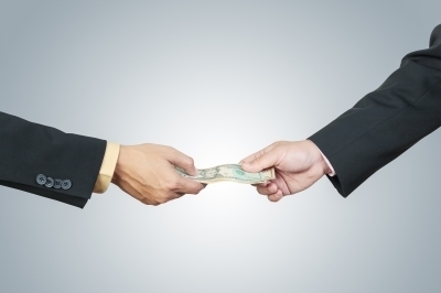 0385-businessman_hand_and_money_to_other.jpg