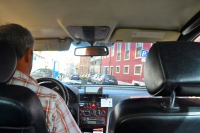 0385-lisbon_portugal_(sharon_hahn_darlin)_taxista.jpg