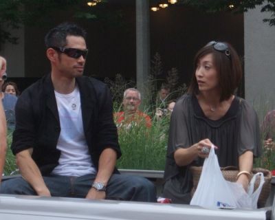 0419-suzuki_ichiro_and_his_wife_yumiko.jpg