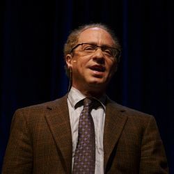 0470-raymond_kurzweil_stanford_2006_(square_crop).jpg